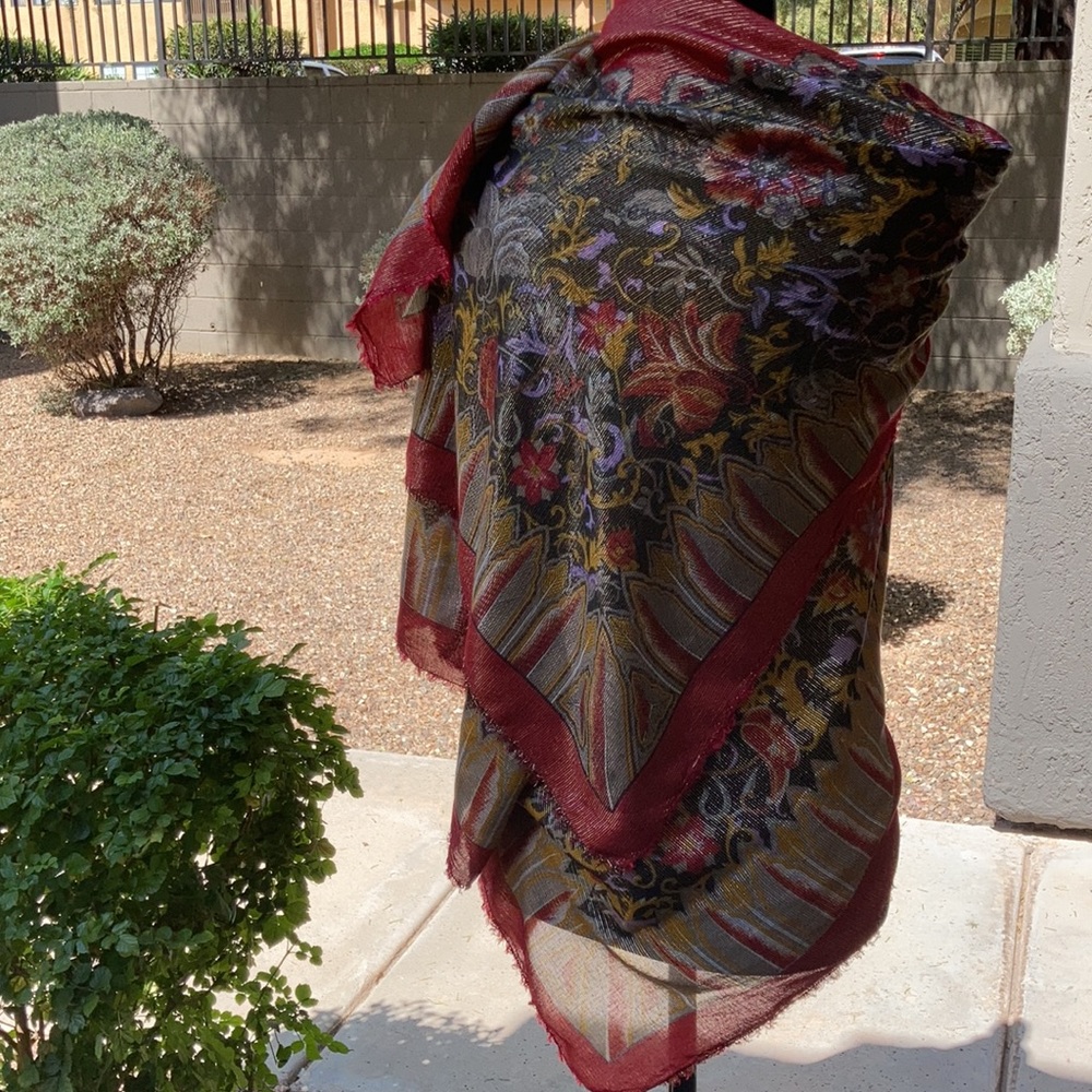 Exquisite Handmade 🧣 Scarf - Picture 6 of 7